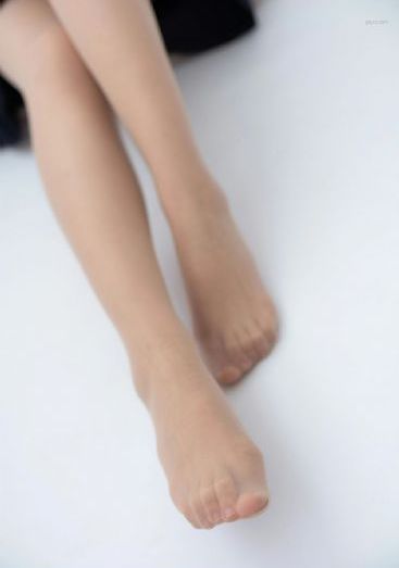 办公室撞击着旗袍美妇的肉体视频